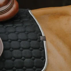 Online Equithème - Tapis de selle Orion Noir