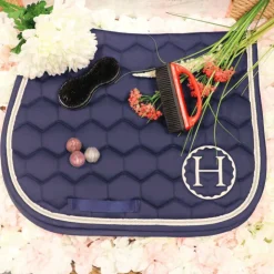 Hippotonic - Brosse en caoutchouc pour tapis noir/ Rouge New