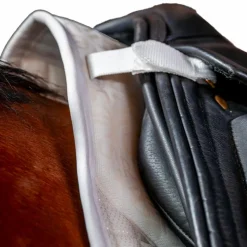 Horseware - Tapis de dressage Tech Comfort Blanc Best