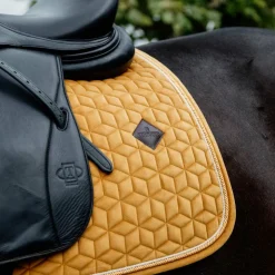 Best Kentucky Horsewear - Tapis de dressage Velvet Moutarde Jaune