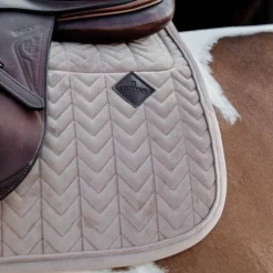 Kentucky Horsewear - Tapis de selle Skin Friendly Velvet Beige Outlet