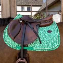 Kentucky Horsewear - Tapis de selle Velvet Printing maze cipher / blanc Vert Discount