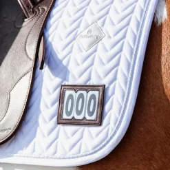 Kentucky Horsewear - Tapis de dressage fishbone avec numéros Blanc New