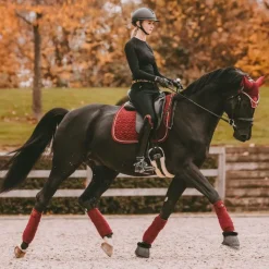 Best Kentucky Horsewear - Tapis de dressage Velvet Bordeaux