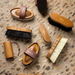 LeMieux - Brosse douce en poils de chèvre Artisan Marron